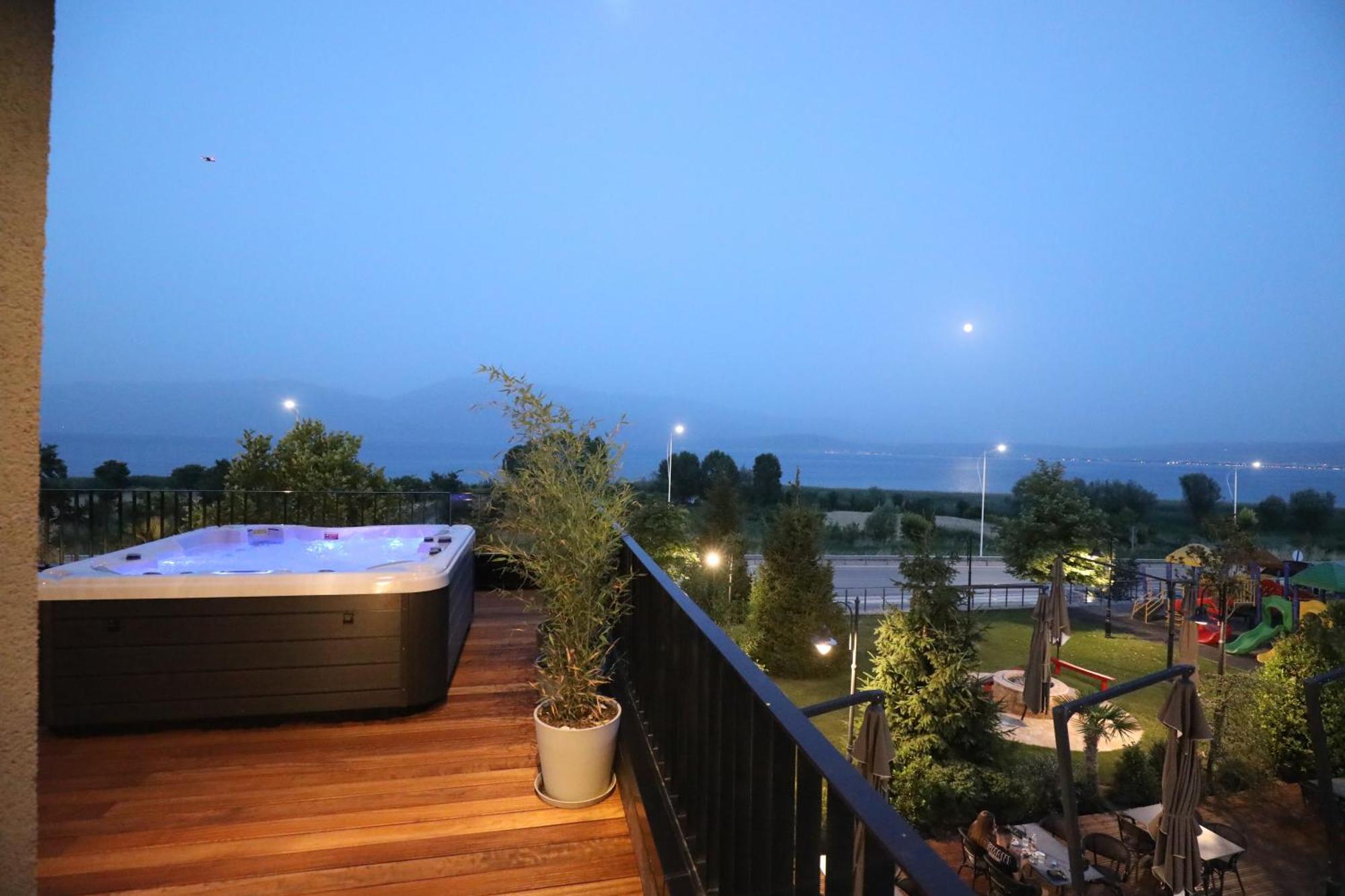 Toka Hotel Restaurant Udenisht Εξωτερικό φωτογραφία