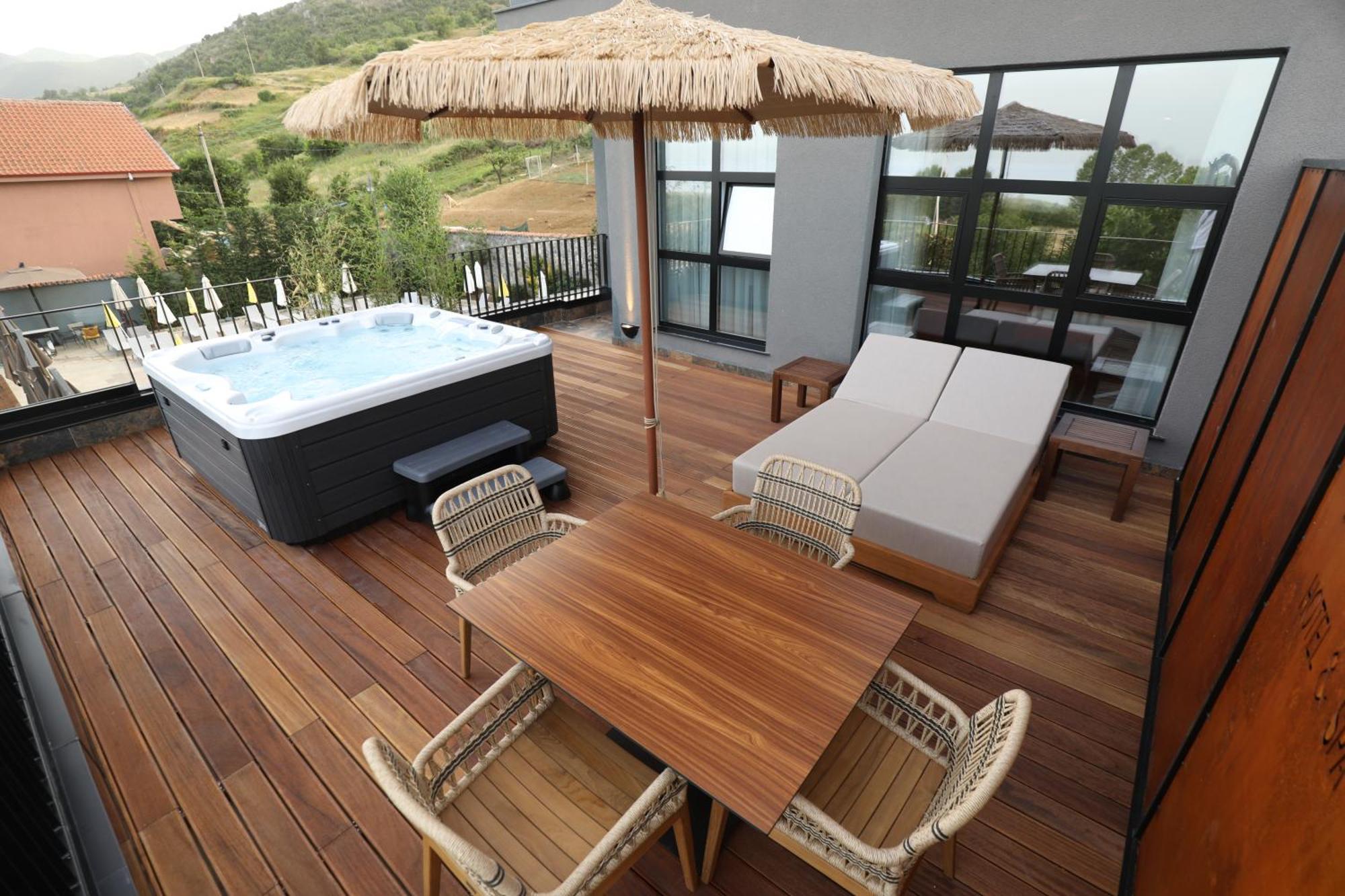 Toka Hotel Restaurant Udenisht Εξωτερικό φωτογραφία