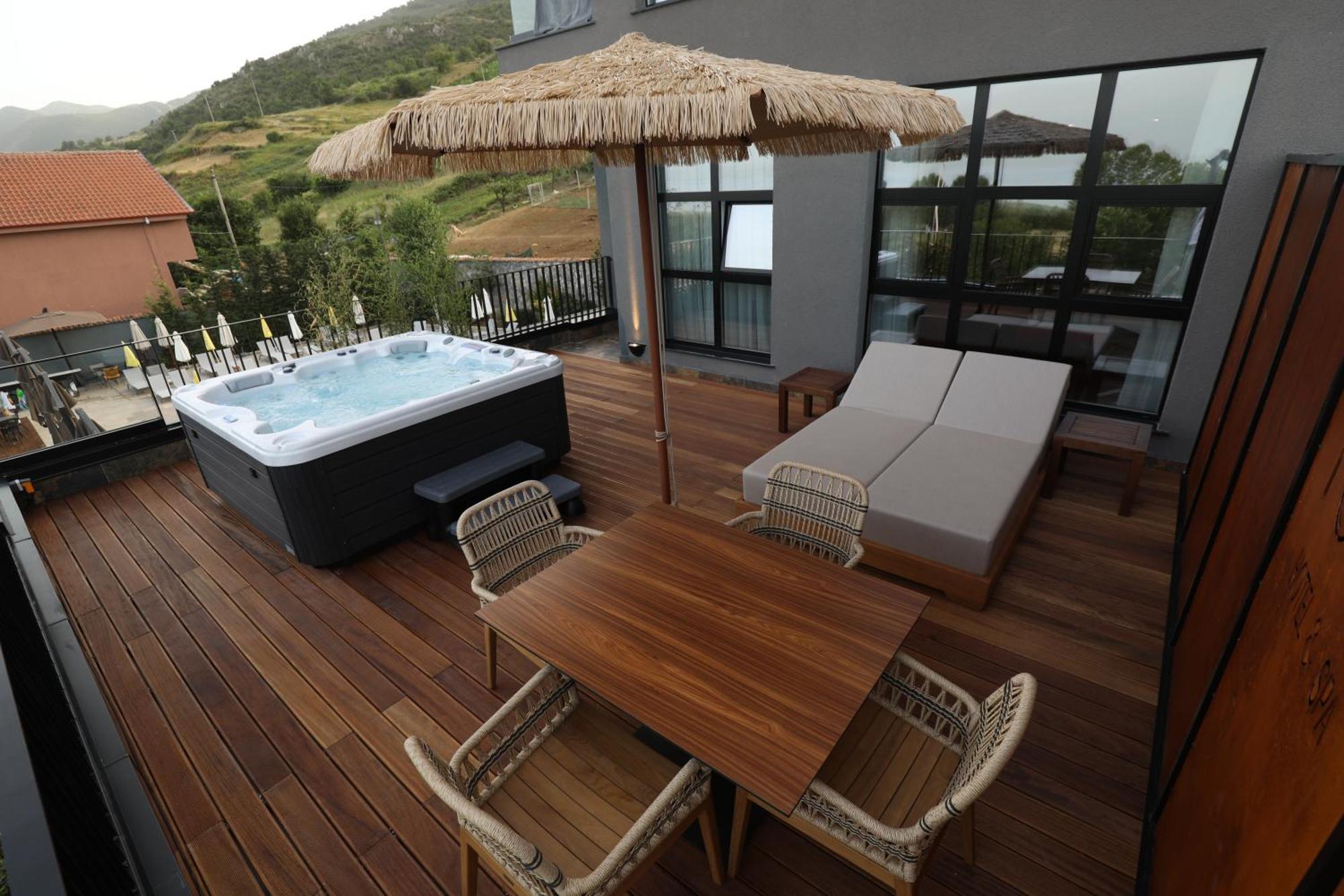 Toka Hotel Restaurant Udenisht Εξωτερικό φωτογραφία