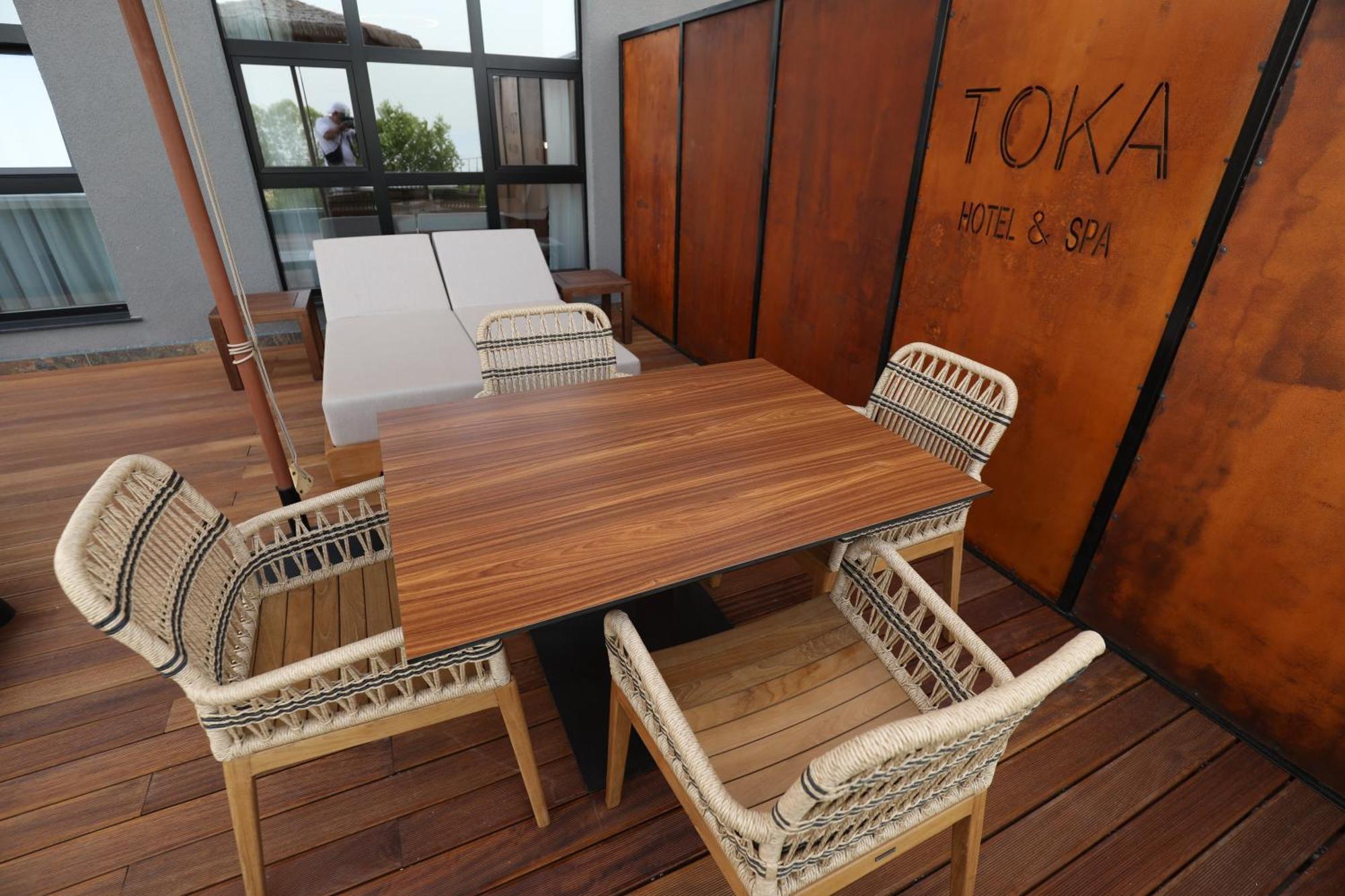 Toka Hotel Restaurant Udenisht Εξωτερικό φωτογραφία