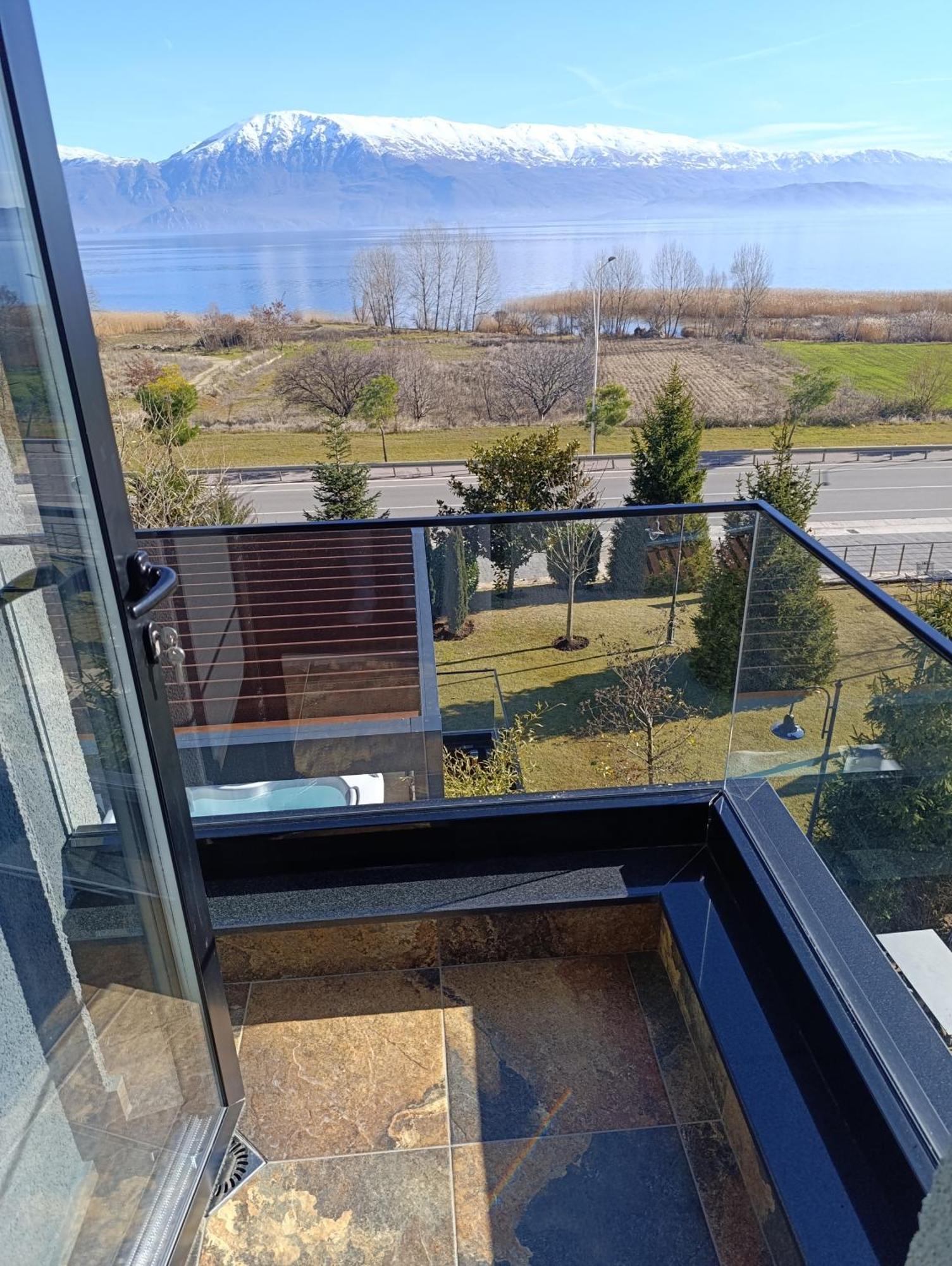 Toka Hotel Restaurant Udenisht Εξωτερικό φωτογραφία