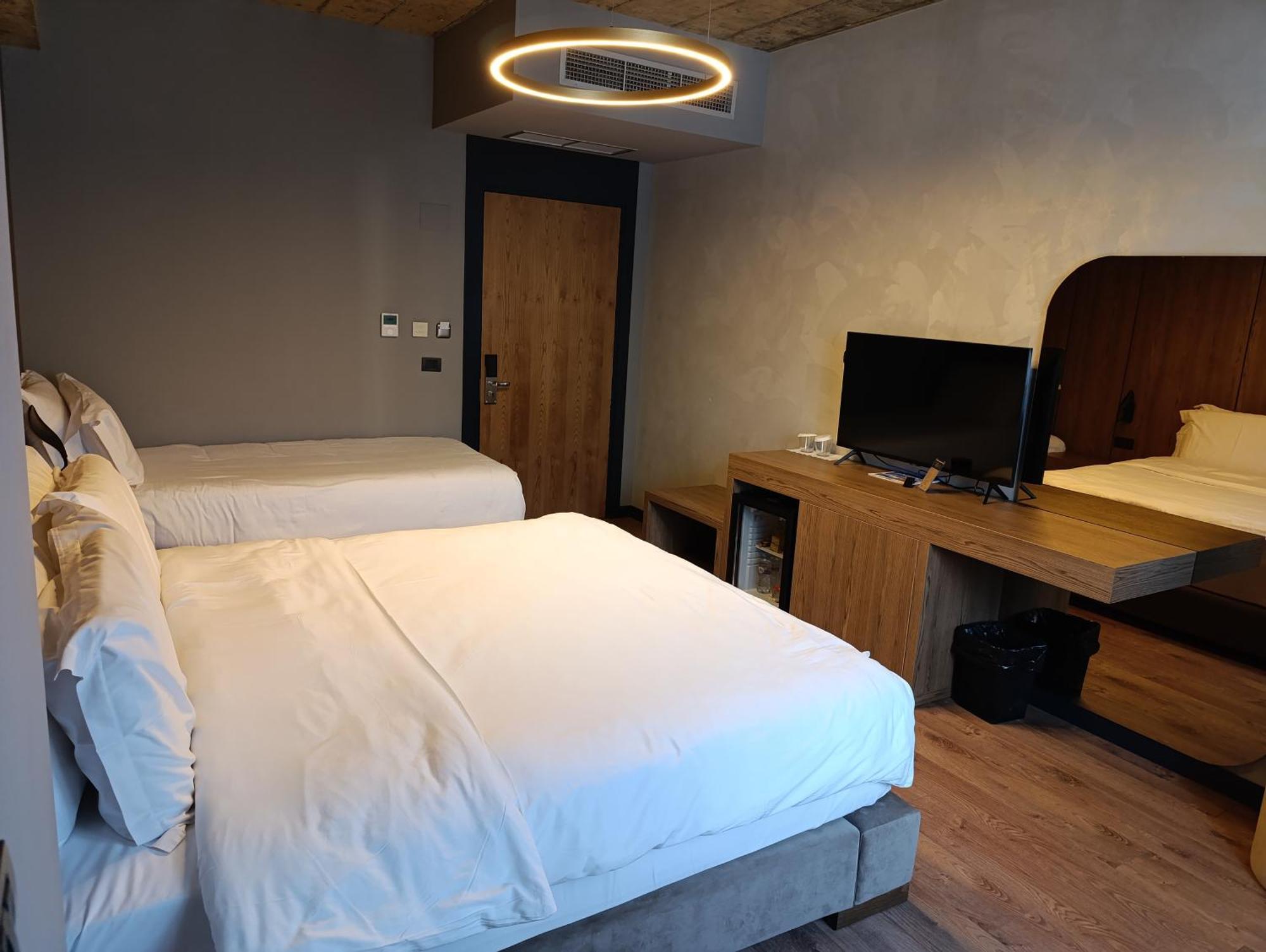 Toka Hotel Restaurant Udenisht Εξωτερικό φωτογραφία