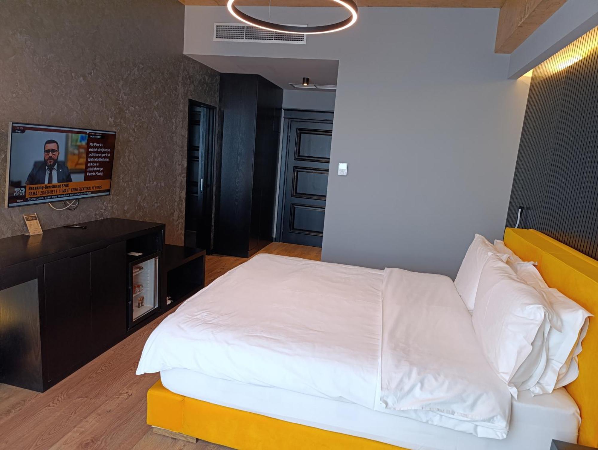 Toka Hotel Restaurant Udenisht Εξωτερικό φωτογραφία