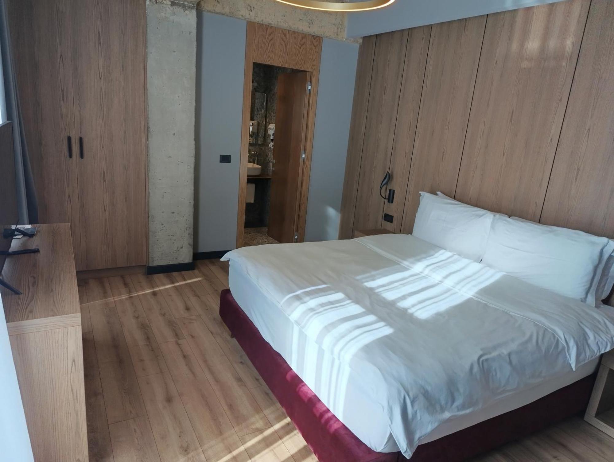 Toka Hotel Restaurant Udenisht Εξωτερικό φωτογραφία