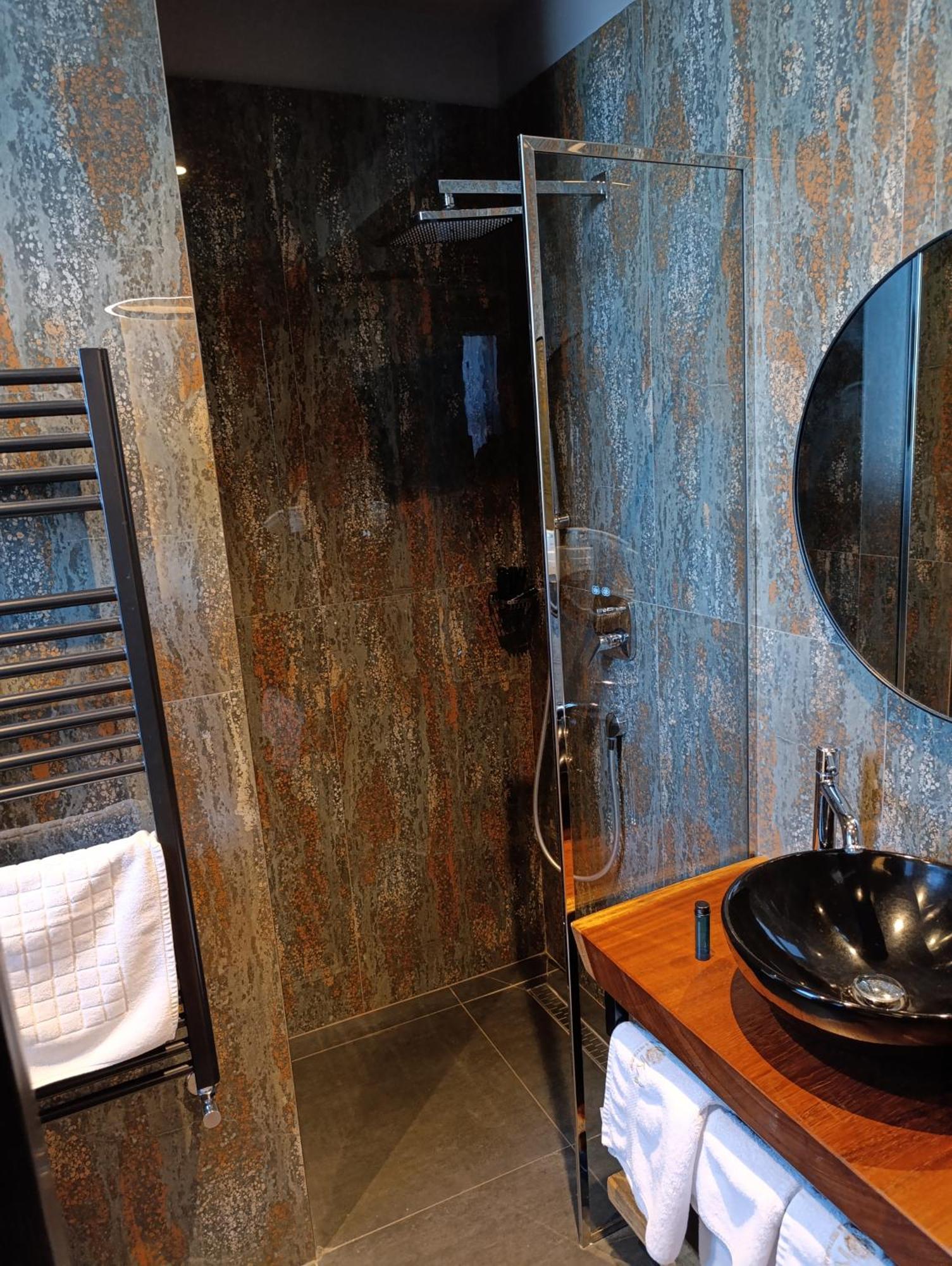Toka Hotel Restaurant Udenisht Εξωτερικό φωτογραφία